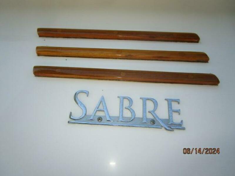 42' Sabre brand plate