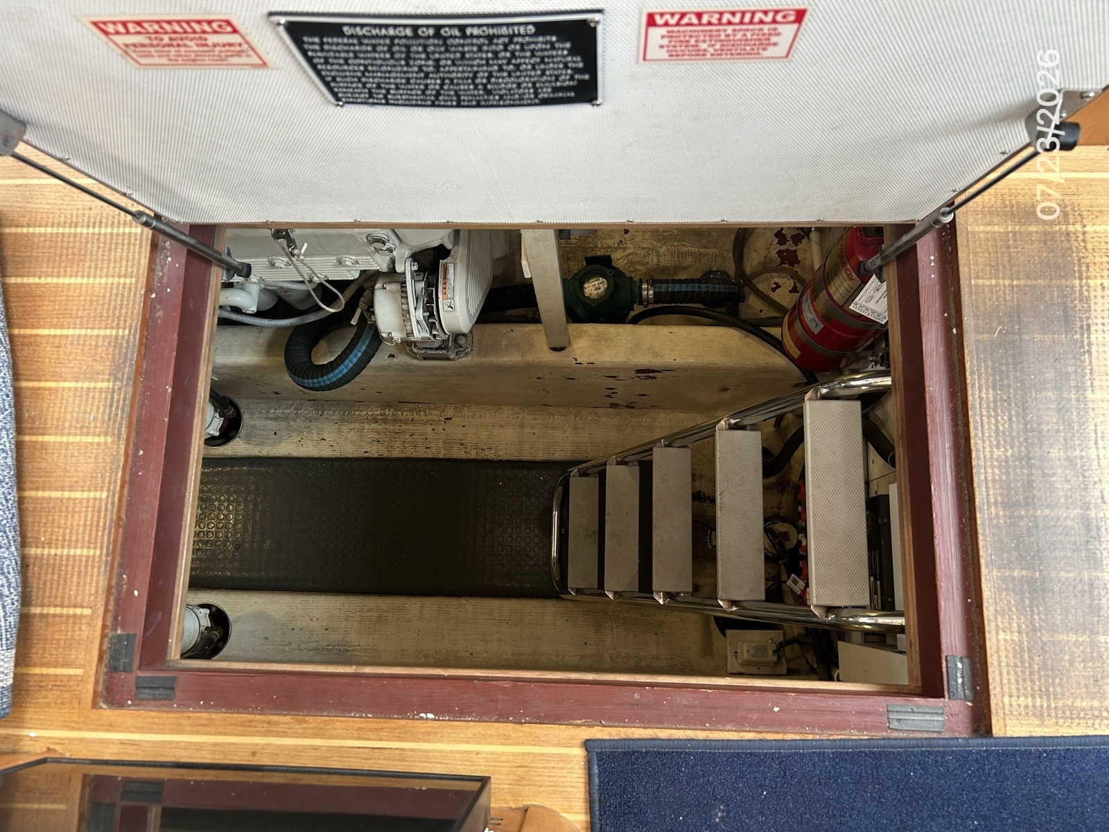 42' Sabre engine room access