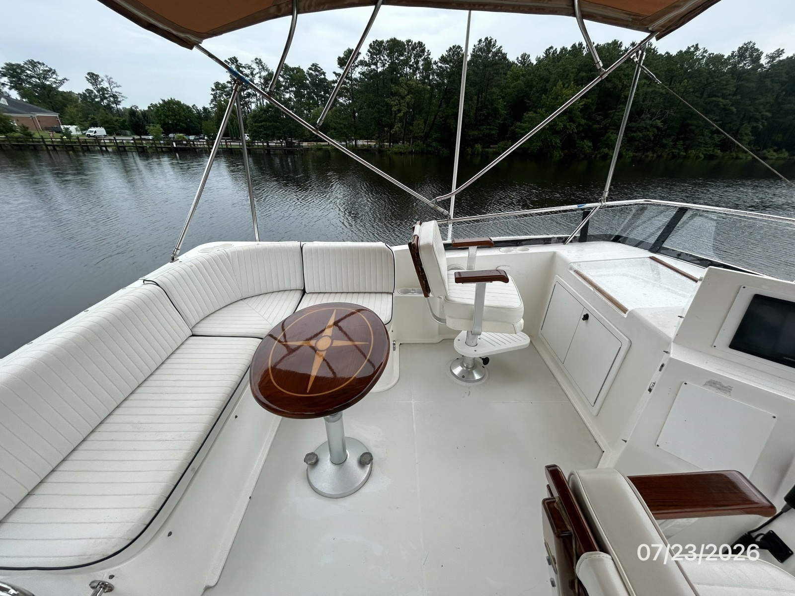 42' Sabre flybridge port