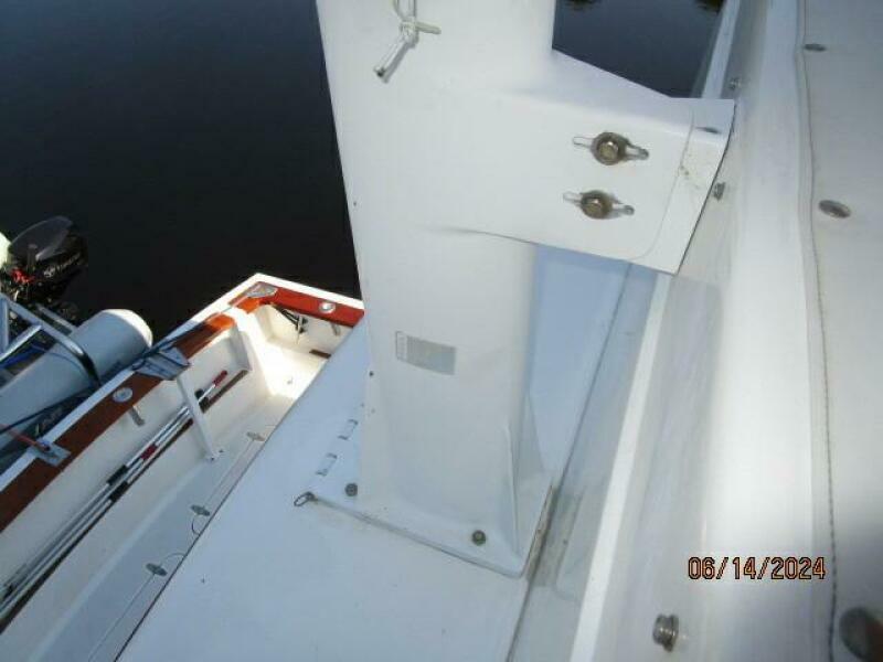 42' Sabre mast hinge