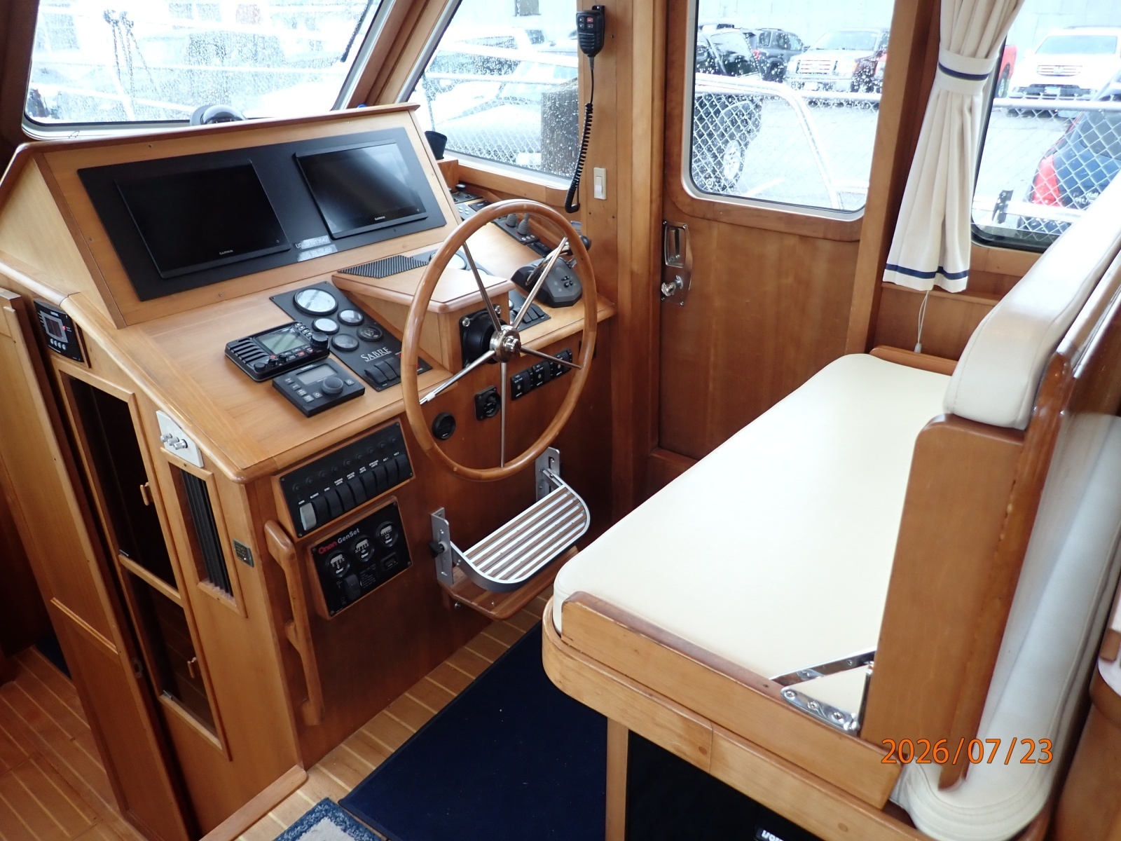 42' Sabre lower helm1