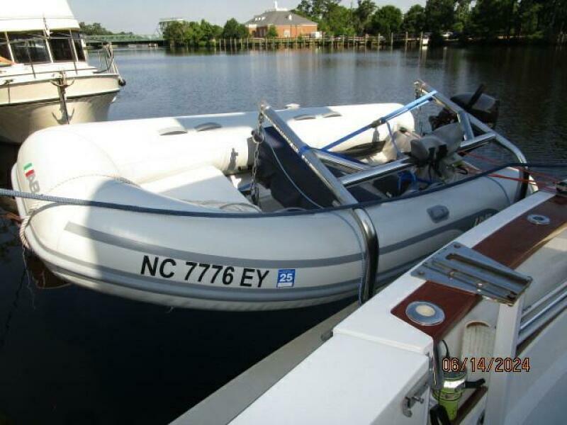 42' Sabre tender1