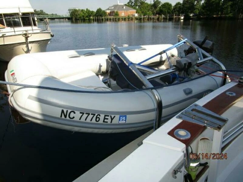 42' Sabre tender1