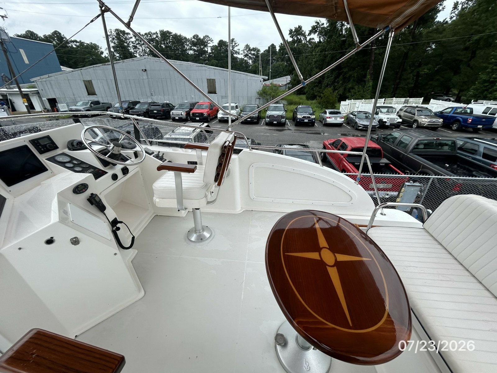 42' Sabre flybridge starboard