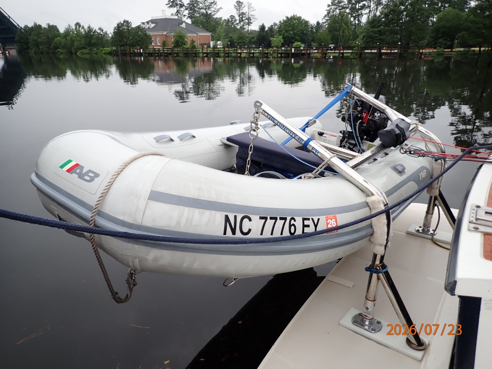 42' Sabre tender1