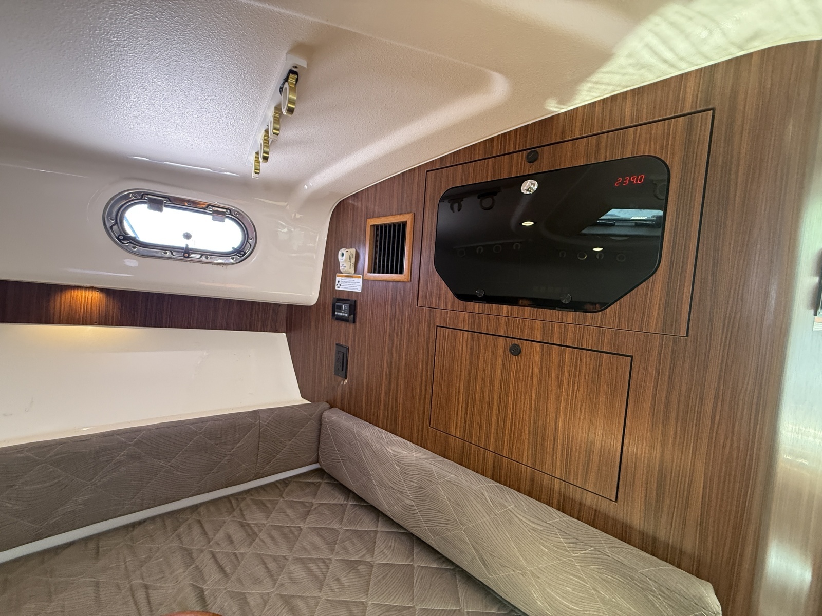 2016 Pursuit 345 OS