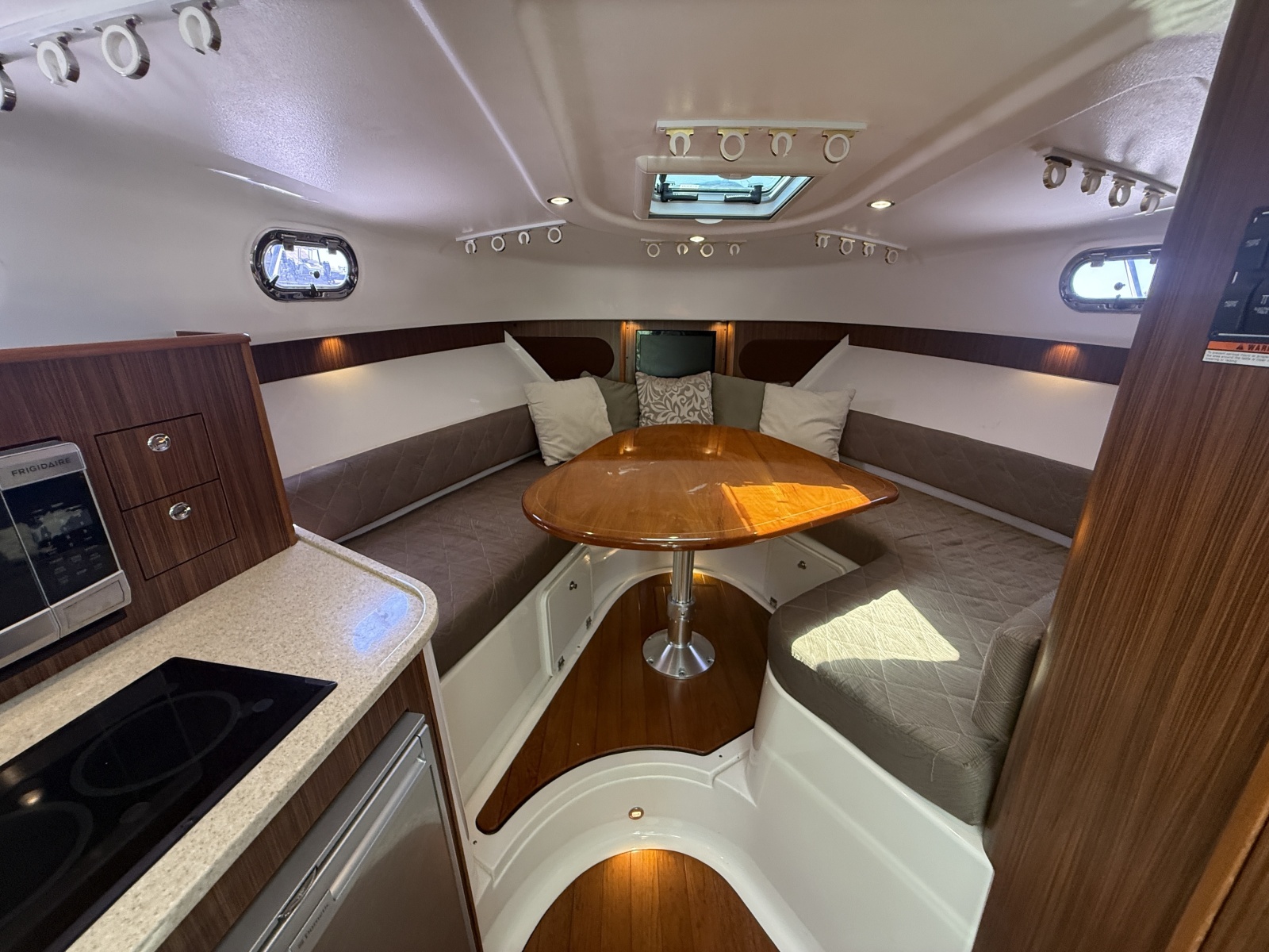 2016 Pursuit 345 OS