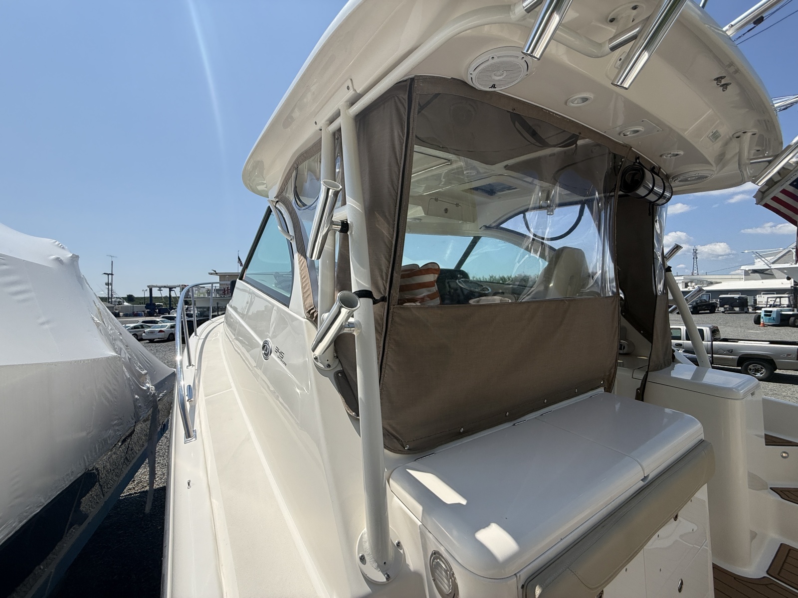 2016 Pursuit 345 OS