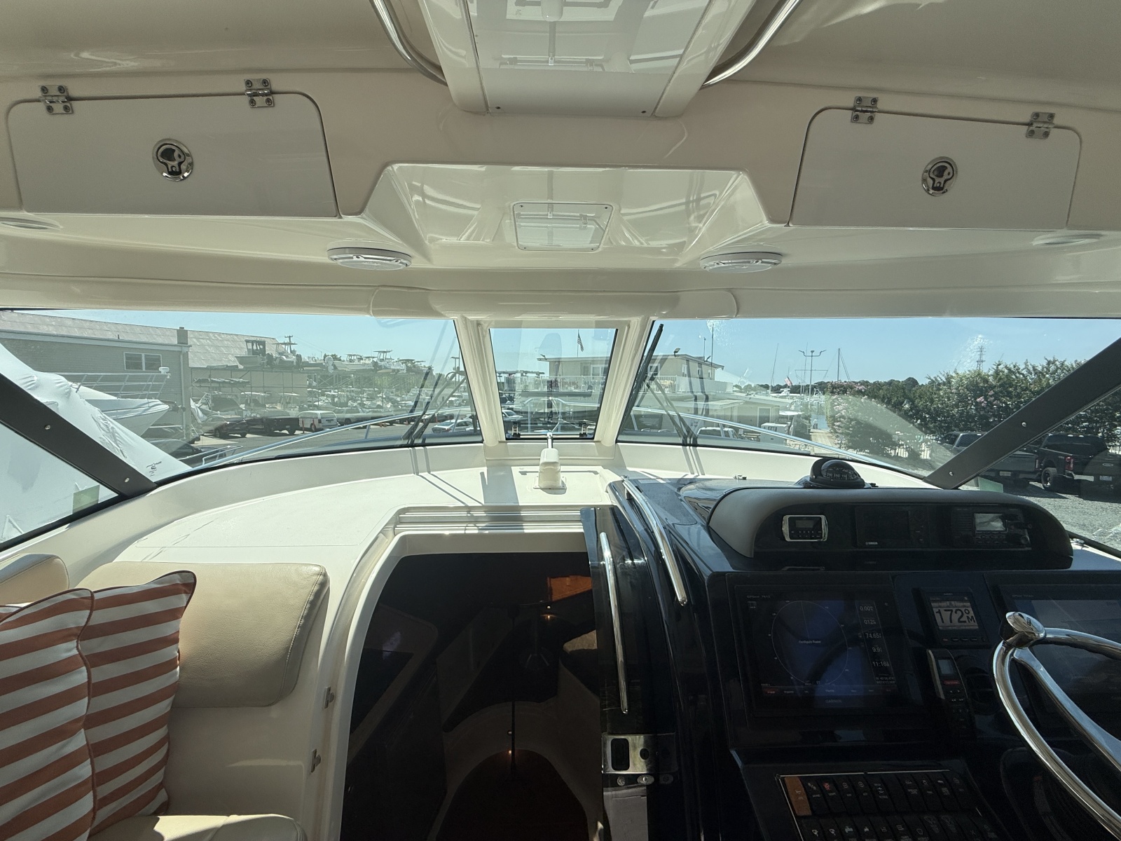 2016 Pursuit 345 OS