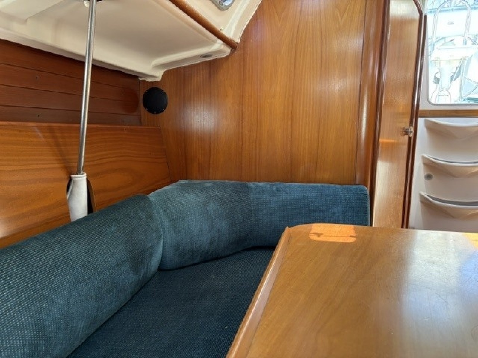 Destiny 32ft Beneteau Yacht For Sale
