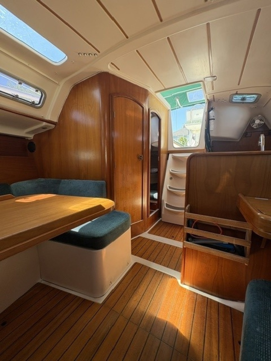 Destiny 32ft Beneteau Yacht For Sale