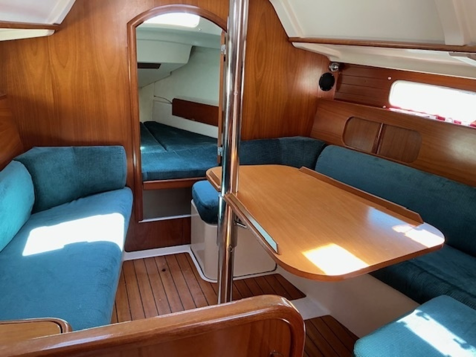 Destiny 32ft Beneteau Yacht For Sale