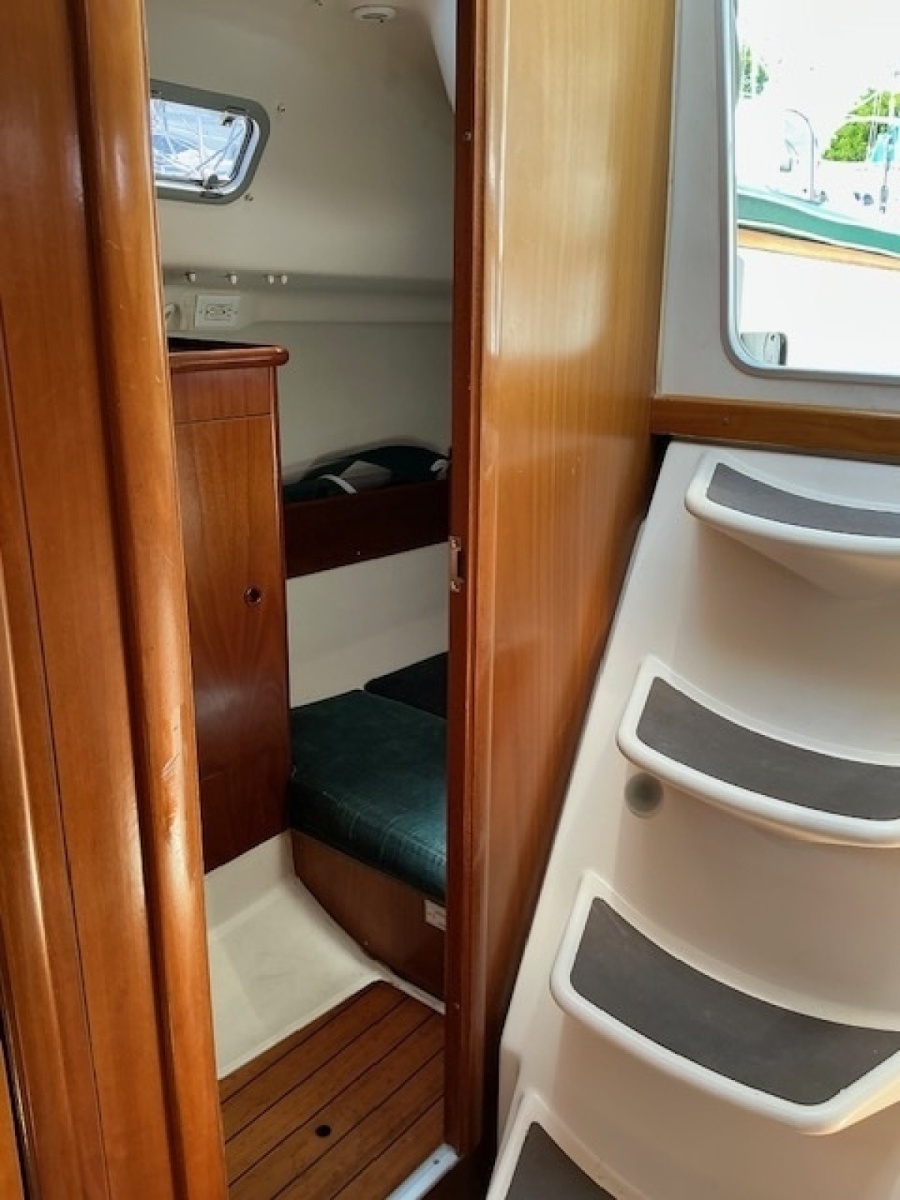Destiny 32ft Beneteau Yacht For Sale