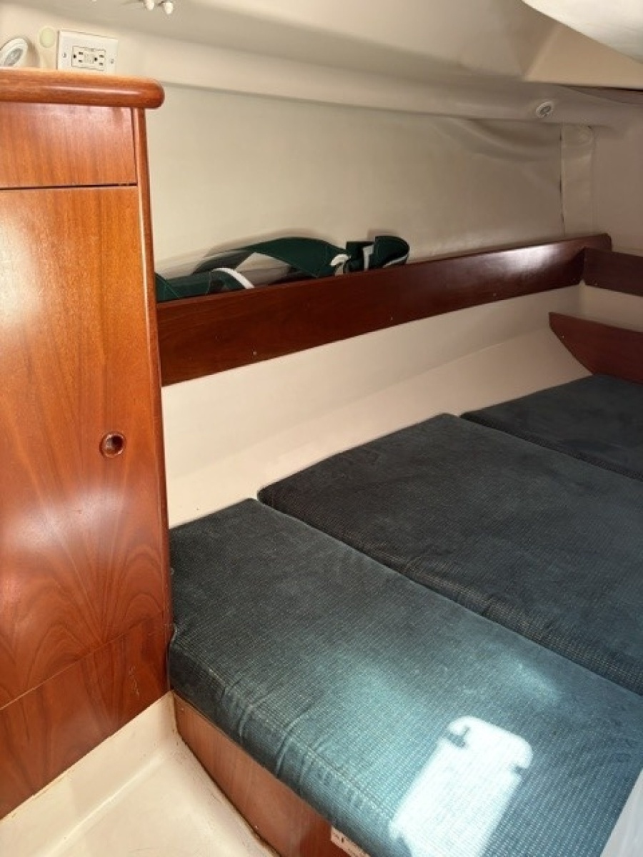 Destiny 32ft Beneteau Yacht For Sale