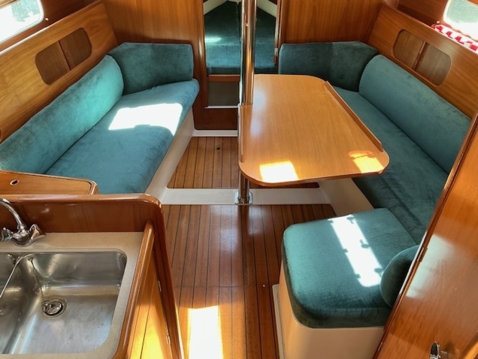 Destiny 32ft Beneteau Yacht For Sale