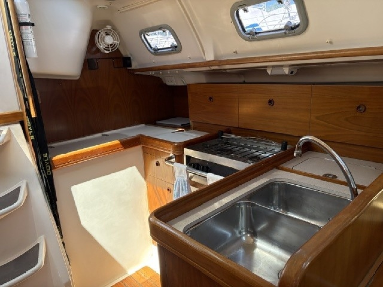 Destiny 32ft Beneteau Yacht For Sale