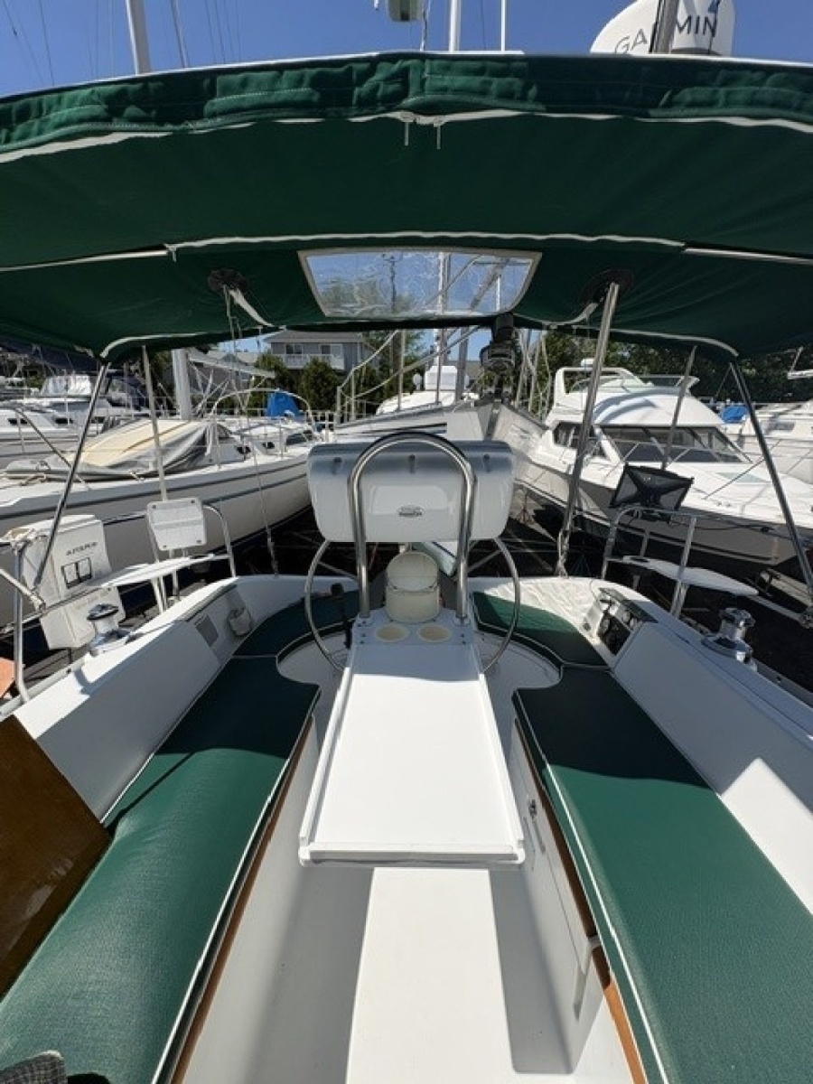 Destiny 32ft Beneteau Yacht For Sale