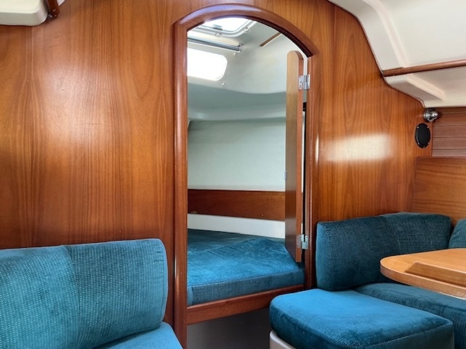 Destiny 32ft Beneteau Yacht For Sale