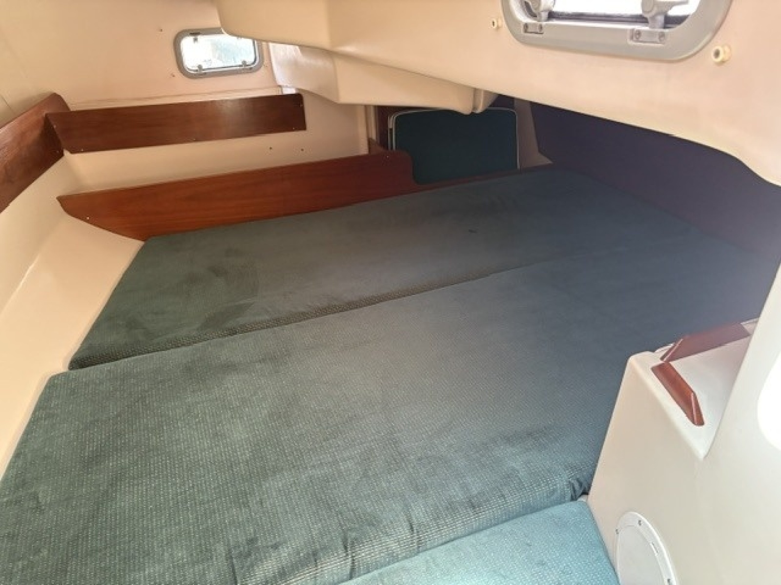Destiny 32ft Beneteau Yacht For Sale