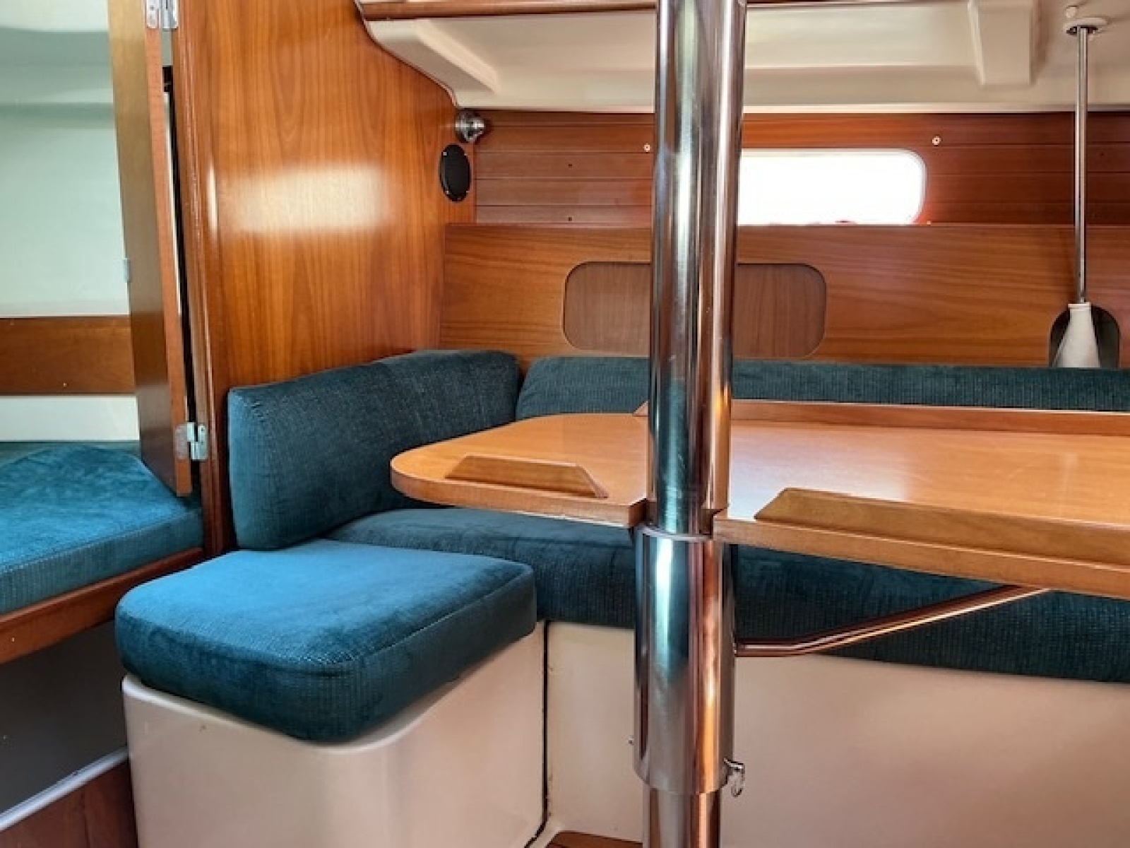 Destiny 32ft Beneteau Yacht For Sale