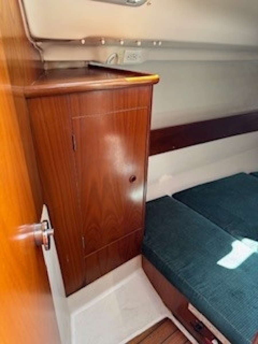 Destiny 32ft Beneteau Yacht For Sale