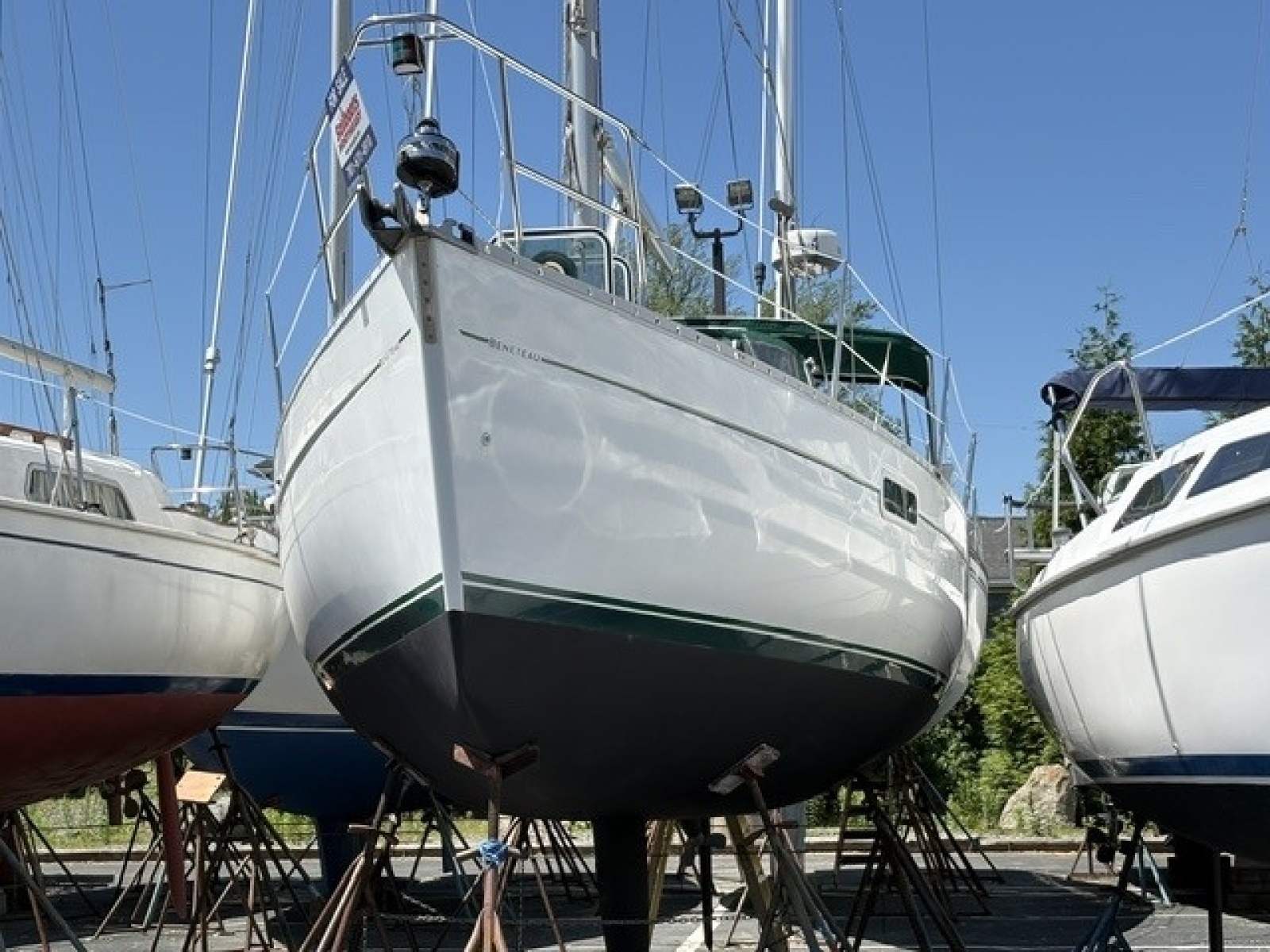 Destiny 32ft Beneteau Yacht For Sale