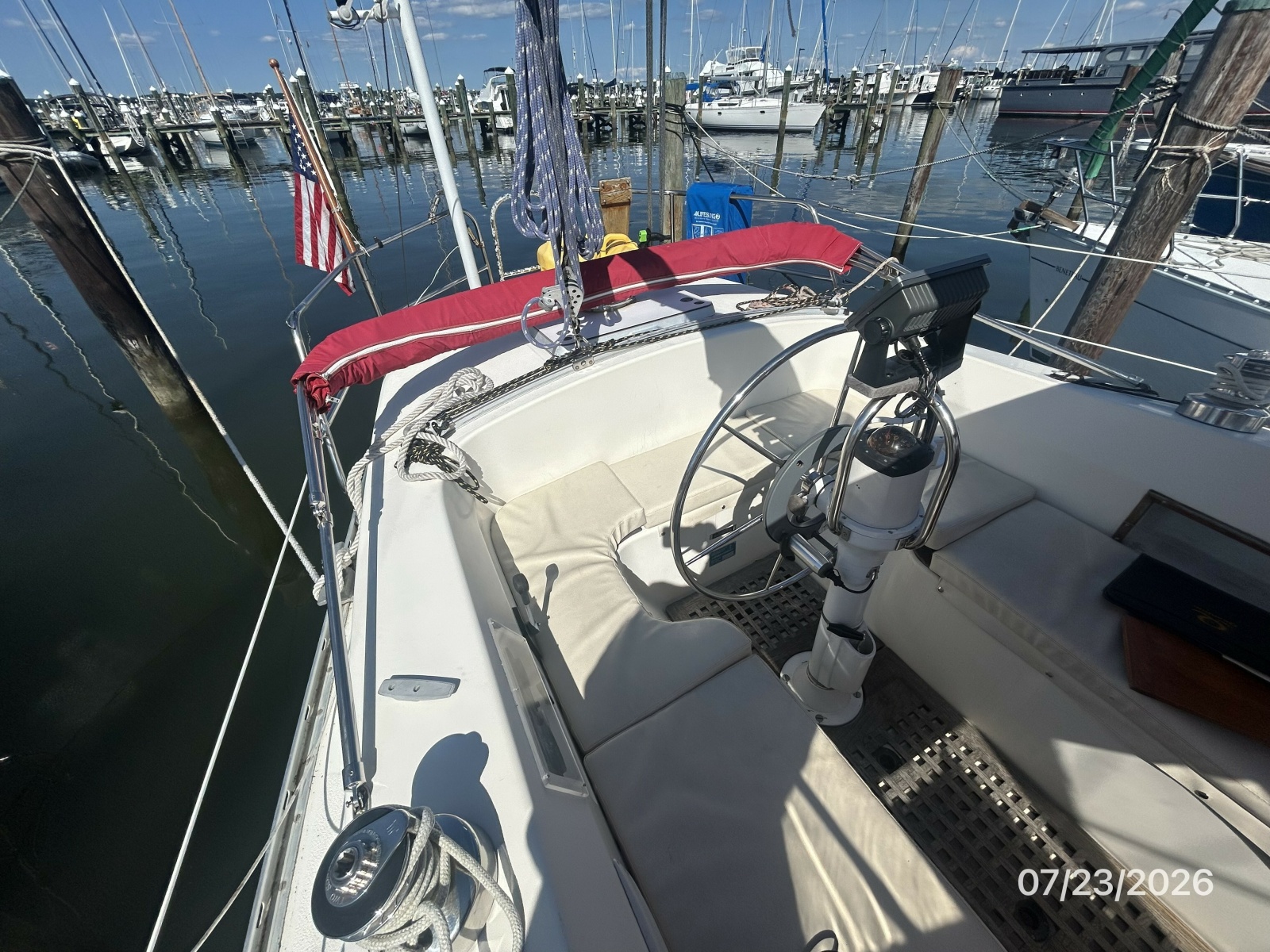 35' Scanmar cockpit1