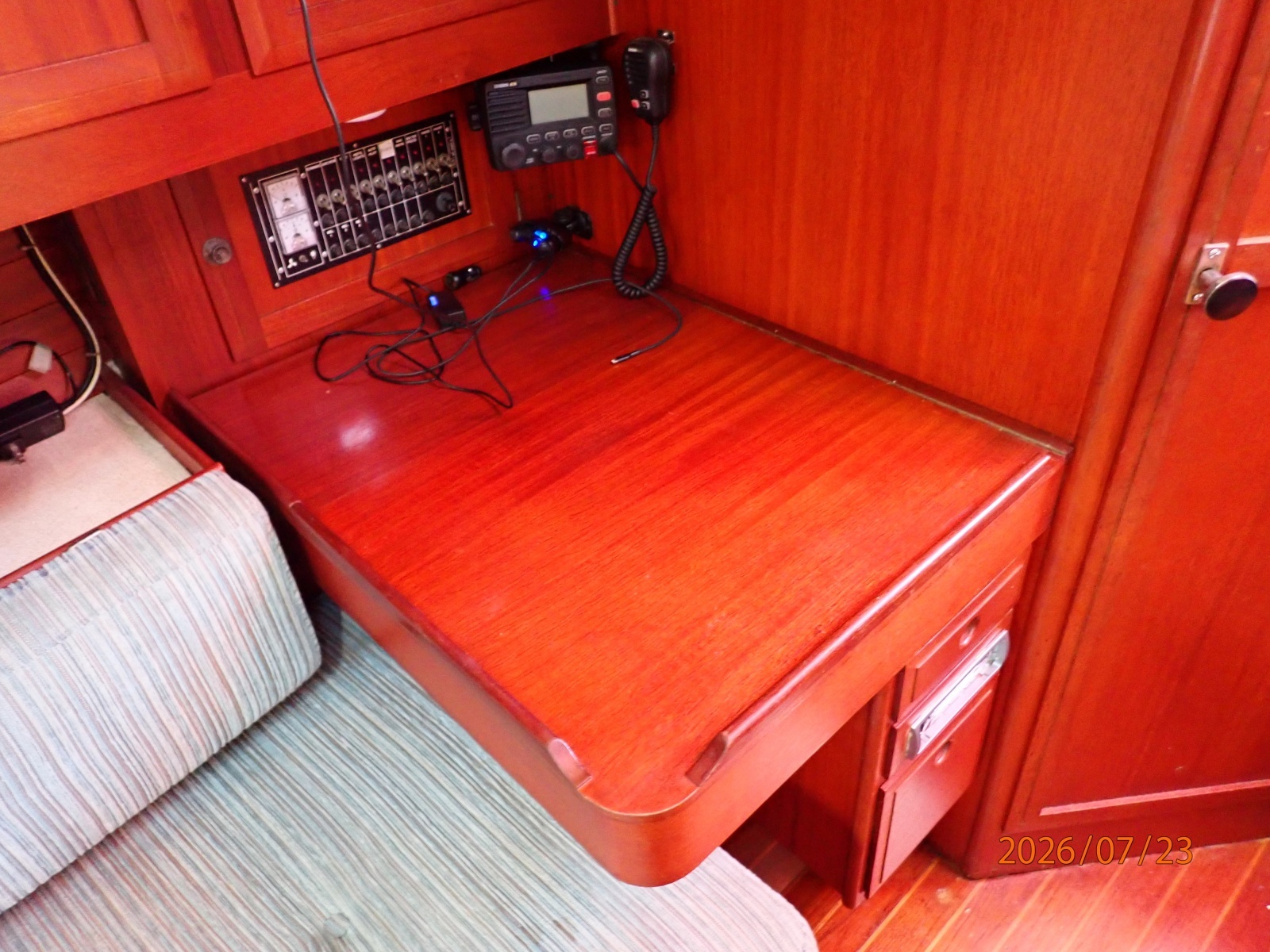 35' Scanmar nav station
