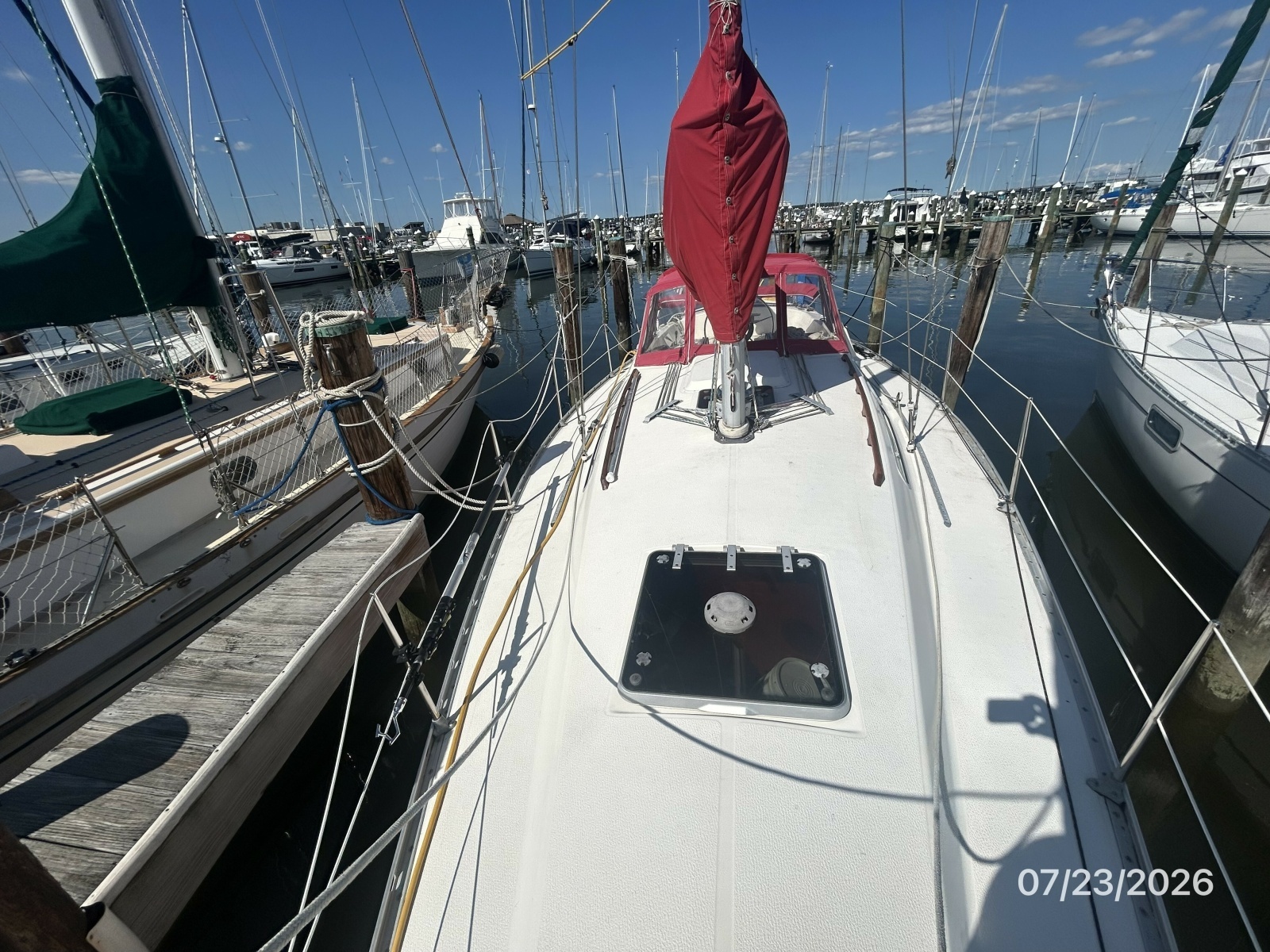 35' Scanmar foredeck aft