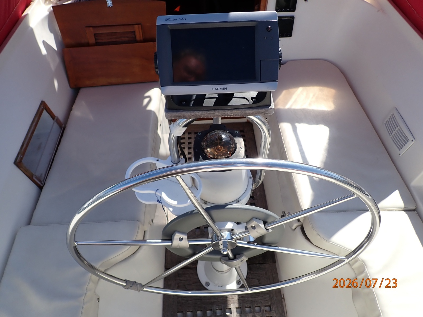 35' Scanmar cockpit helm