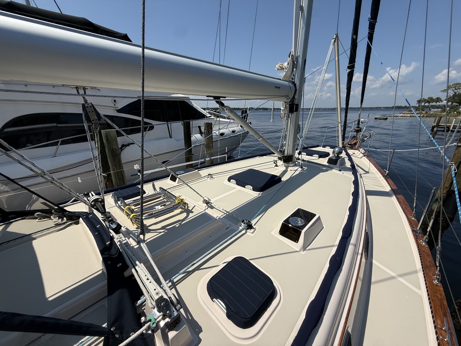 1996 Island Packet 40