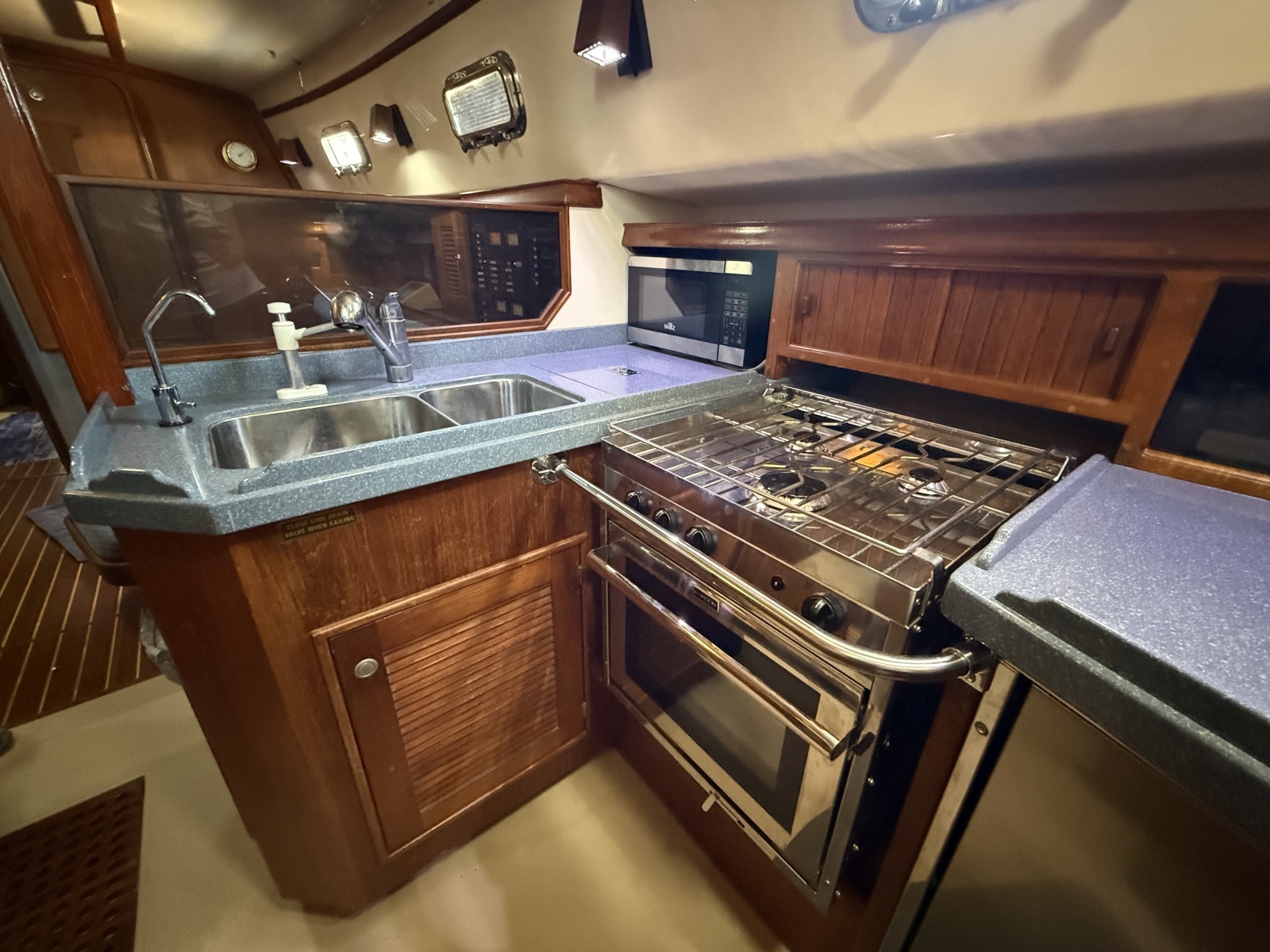 1996 Island Packet 40