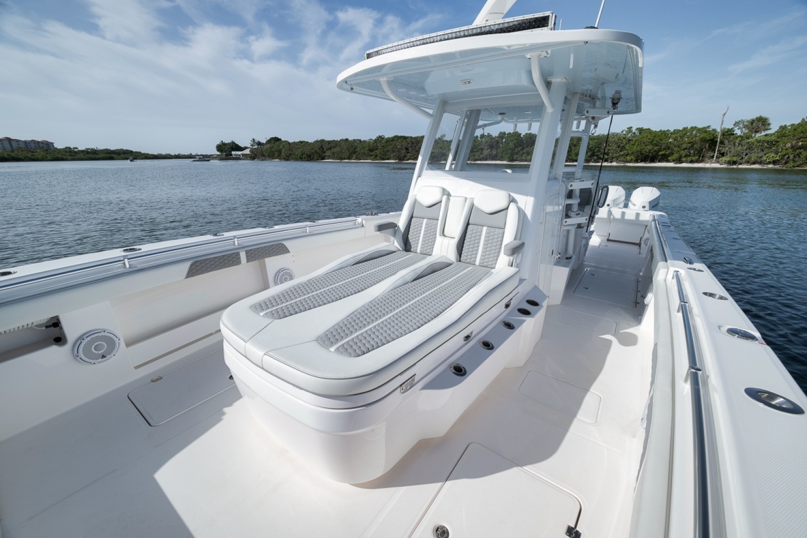 2025 Invincible 35 Catamaran