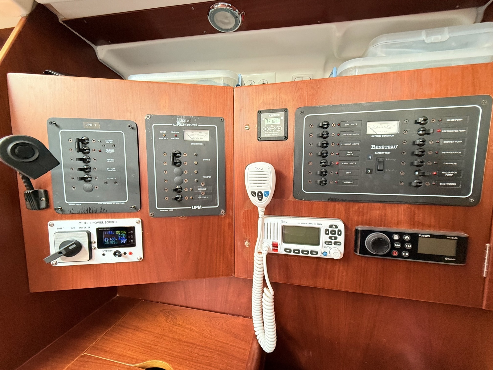2004 Beneteau 373