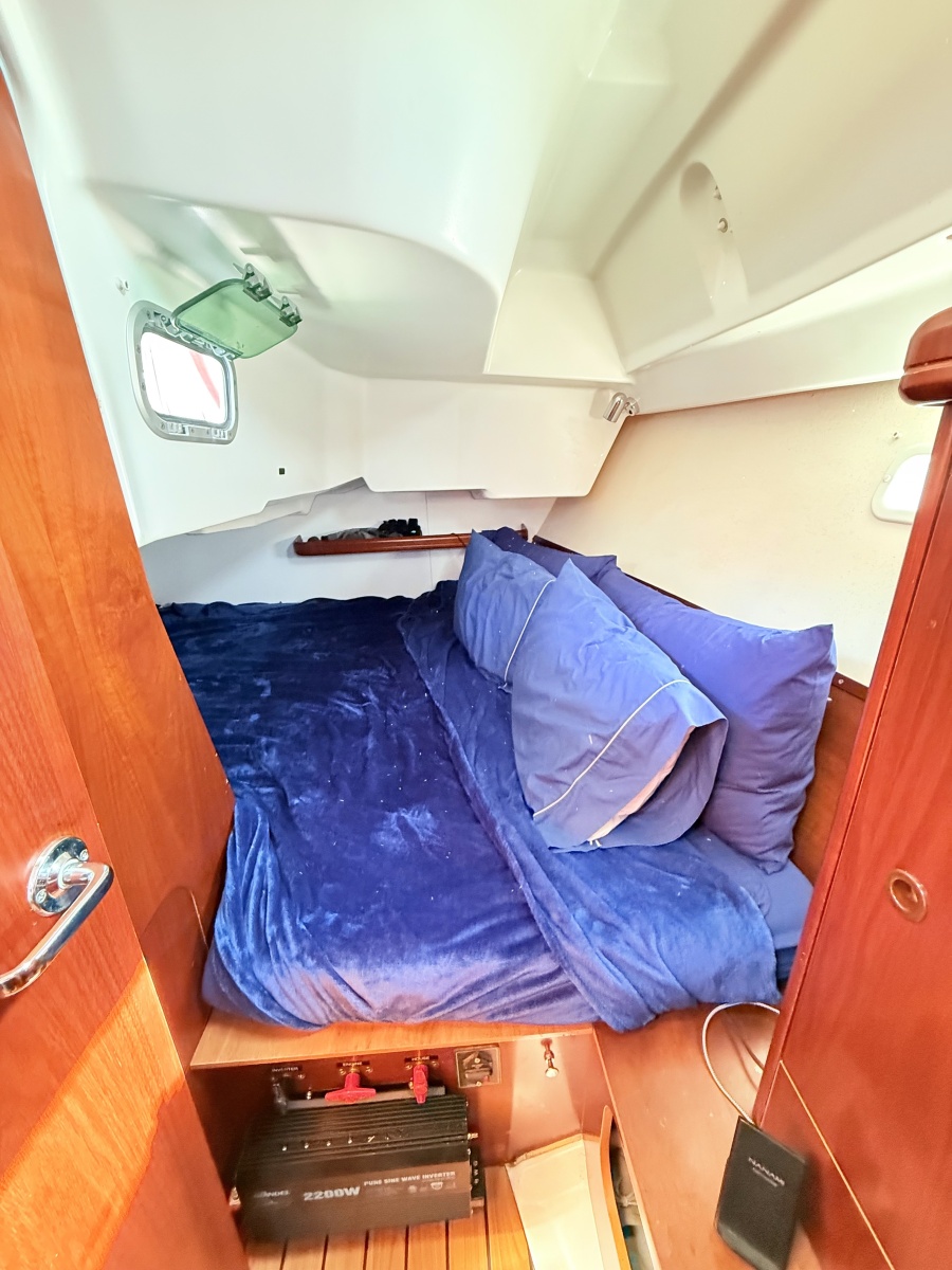 2004 Beneteau 373