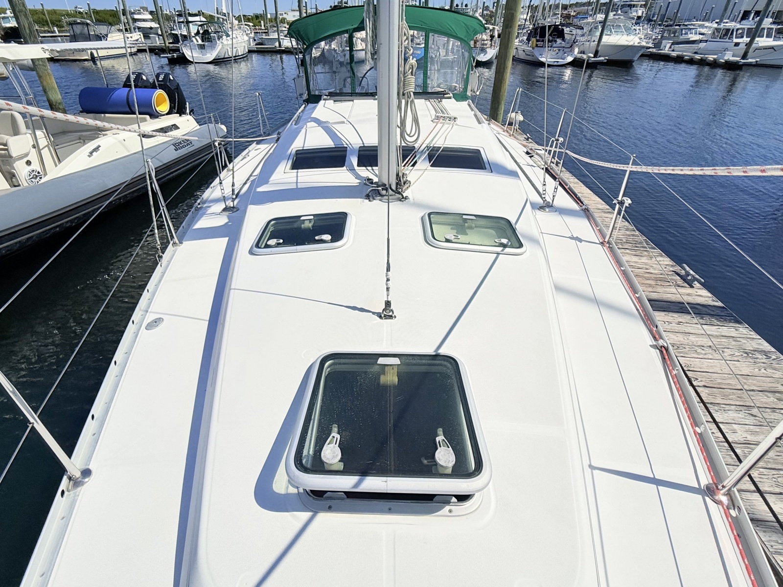 2004 Beneteau 373
