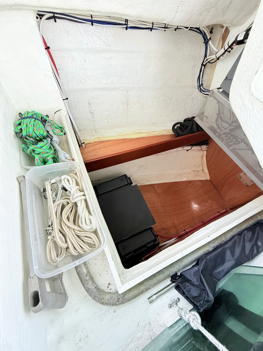2004 Beneteau 373