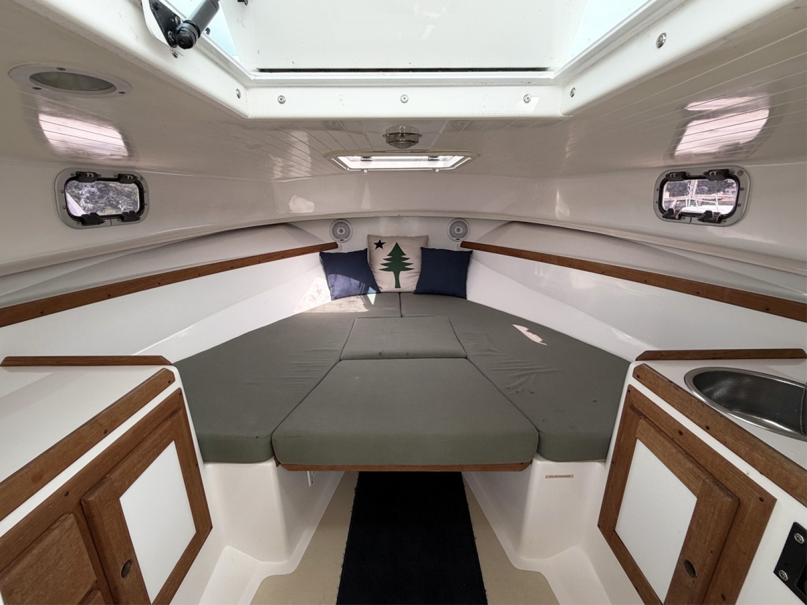 VBerth with Filler Cushions