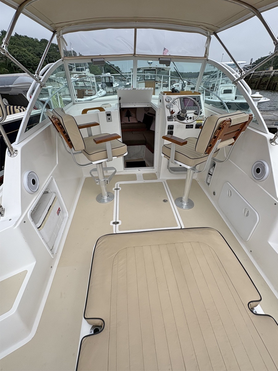 Cockpit Fwd