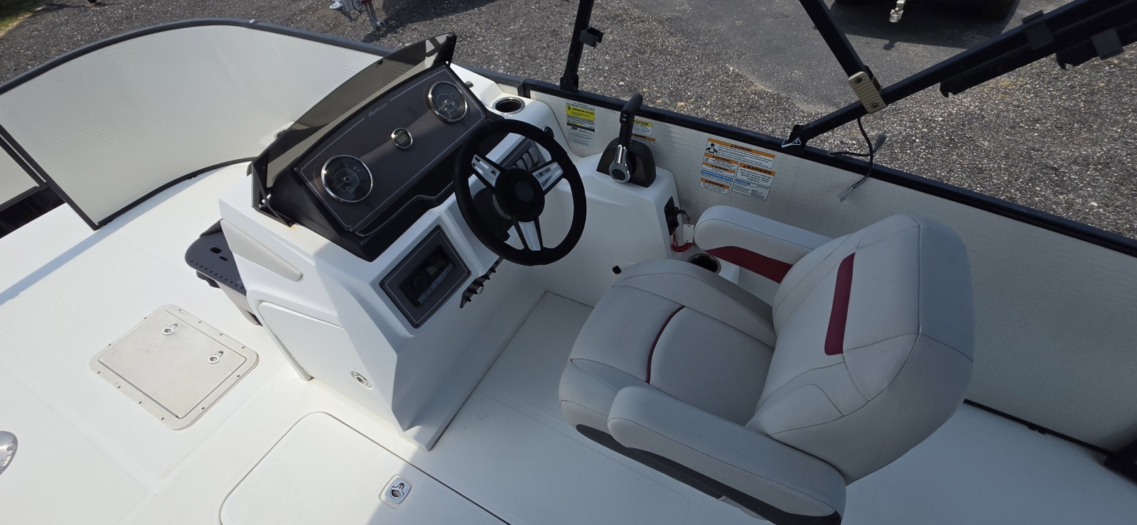 2023 Hurricane FunDeck 1960 RE OB