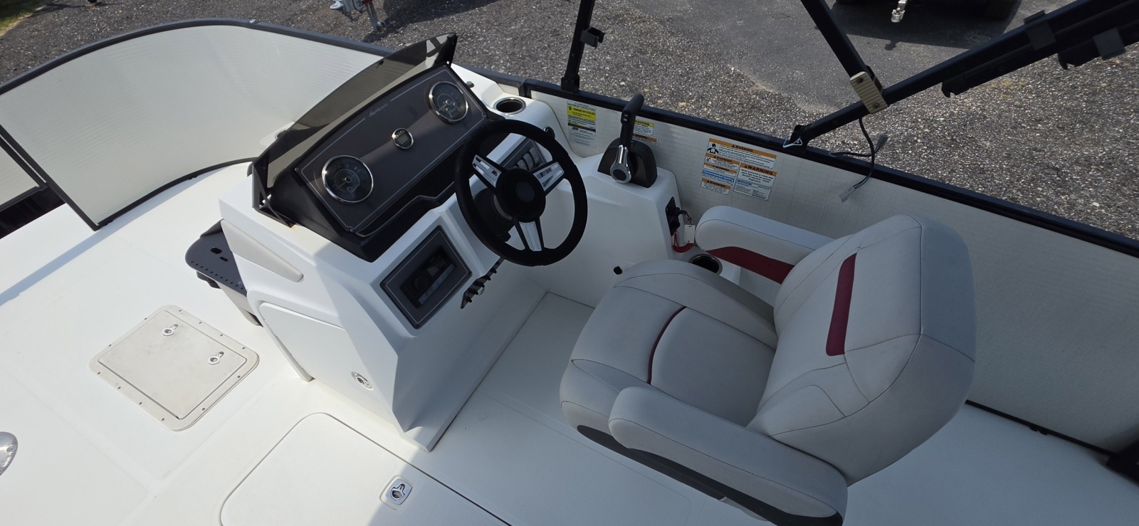 2023 Hurricane FunDeck 1960 RE OB