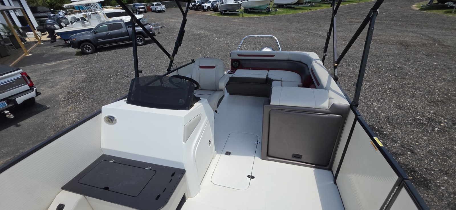 2023 Hurricane FunDeck 1960 RE OB