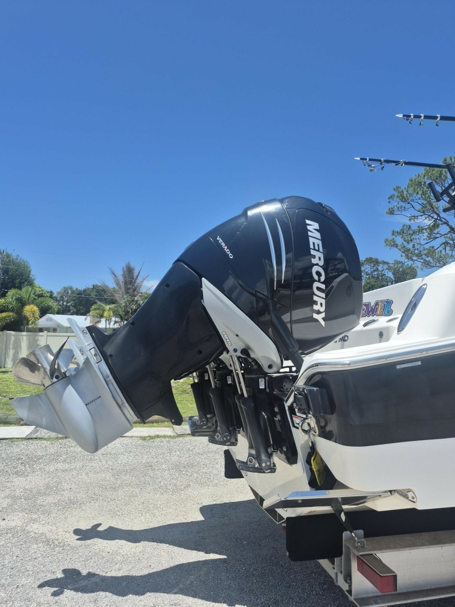 Wellcraft 35 JOKER'S JEWEL - Exterior Stern
