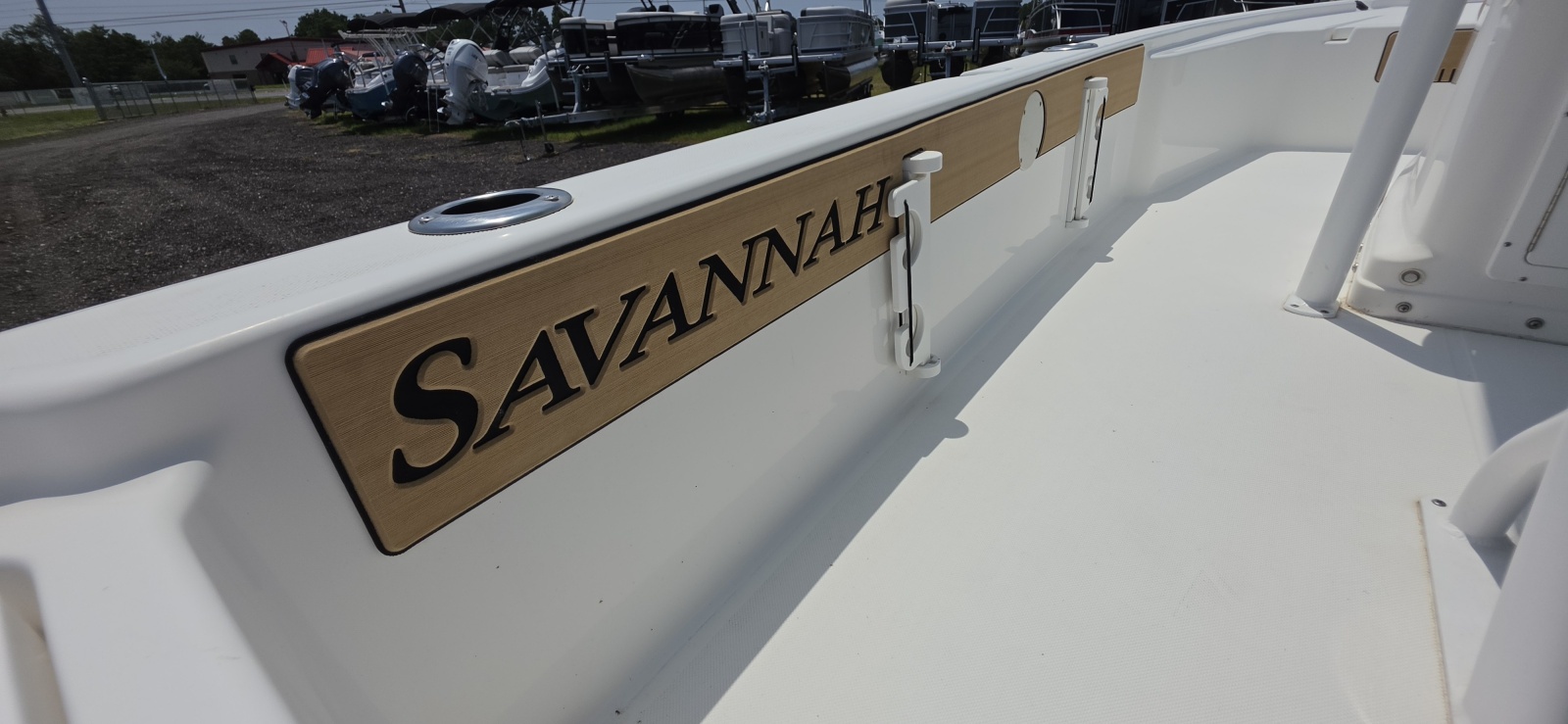 2023 Savannah 220 IS