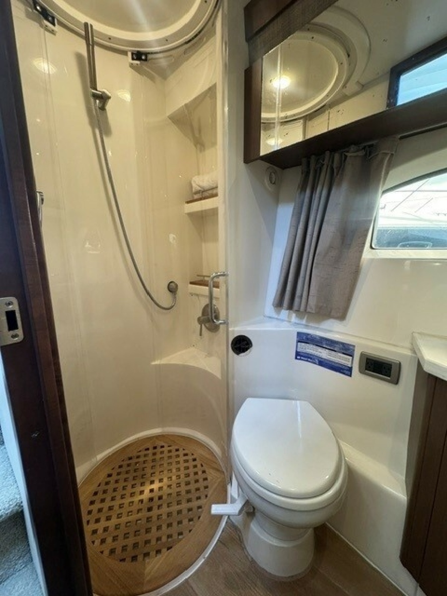 2017 Sea Ray 400 Sundancer