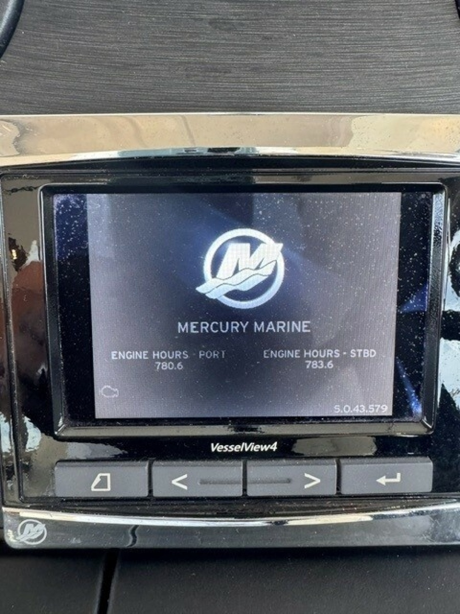 2017 Sea Ray 400 Sundancer