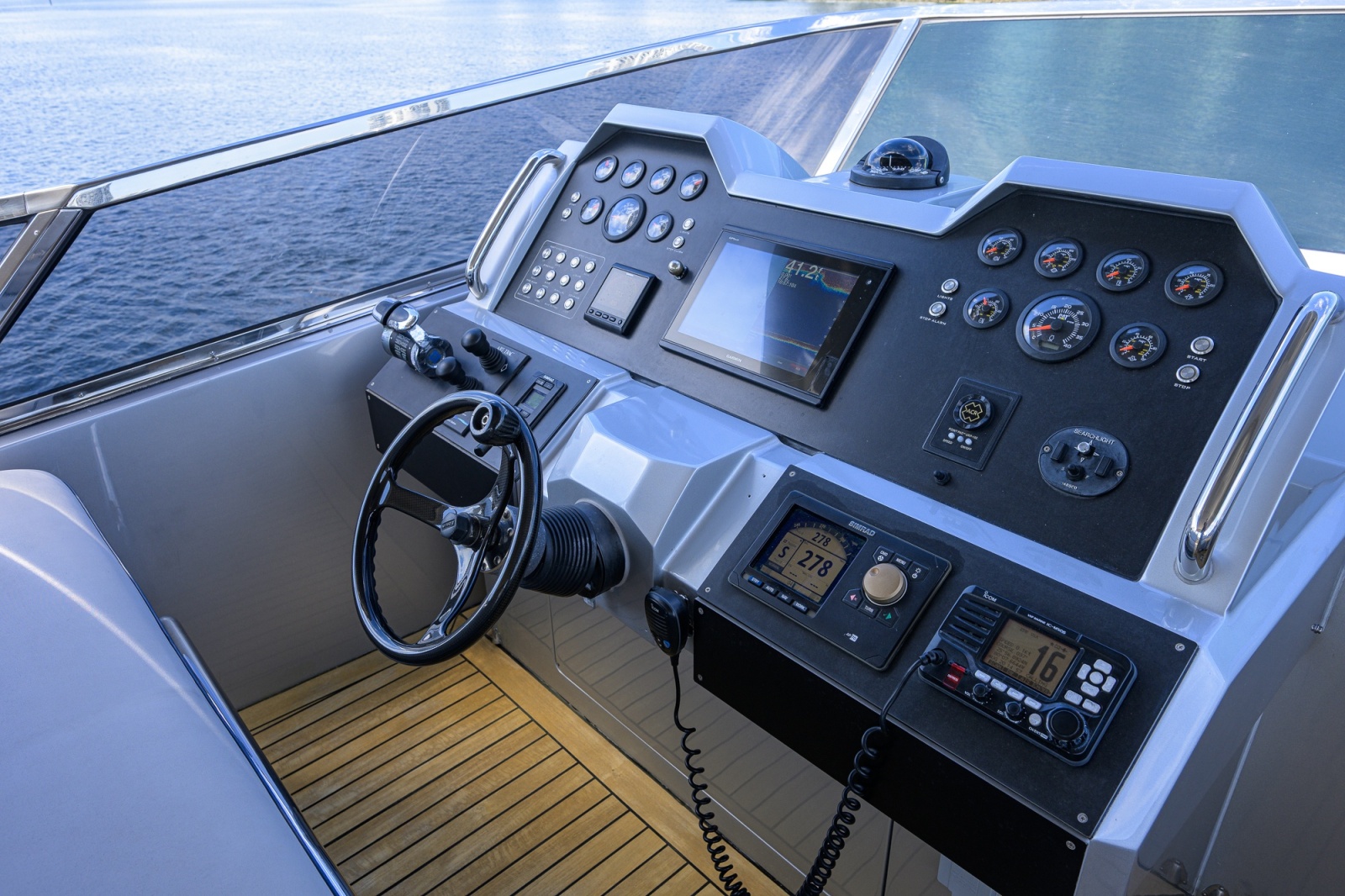 2008 Azimut Flybridge