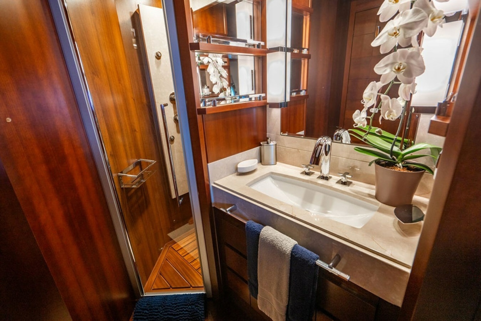 2008 Azimut Flybridge
