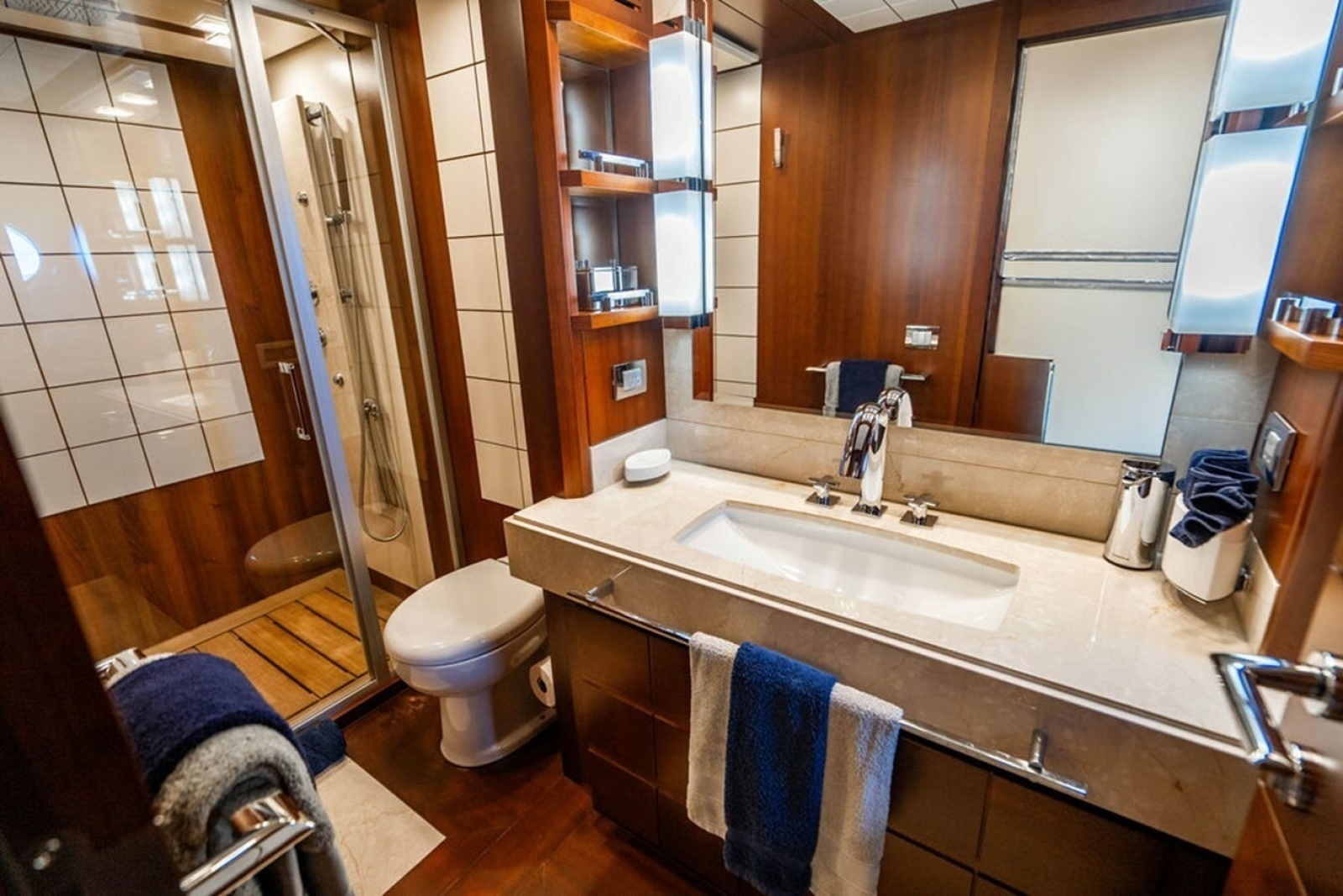 2008 Azimut Flybridge