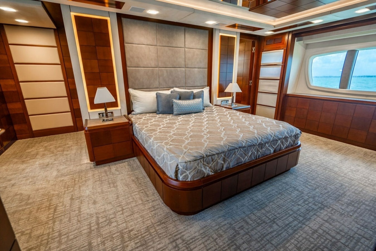 2008 Azimut Flybridge